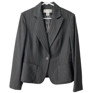 Jones New York Suit Charcoal Gray Pinstripe Size 8